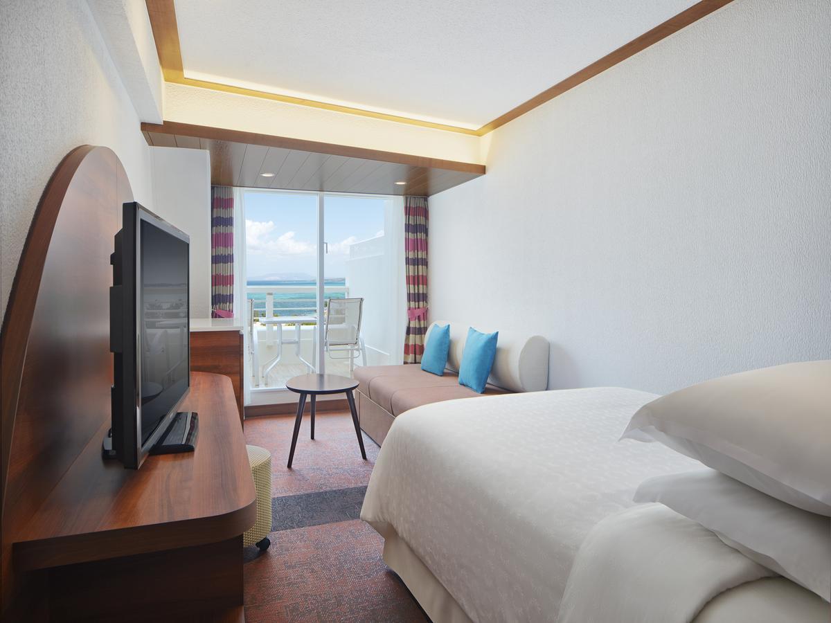 אונה Sheraton Okinawa Sunmarina Resort מראה חיצוני תמונה