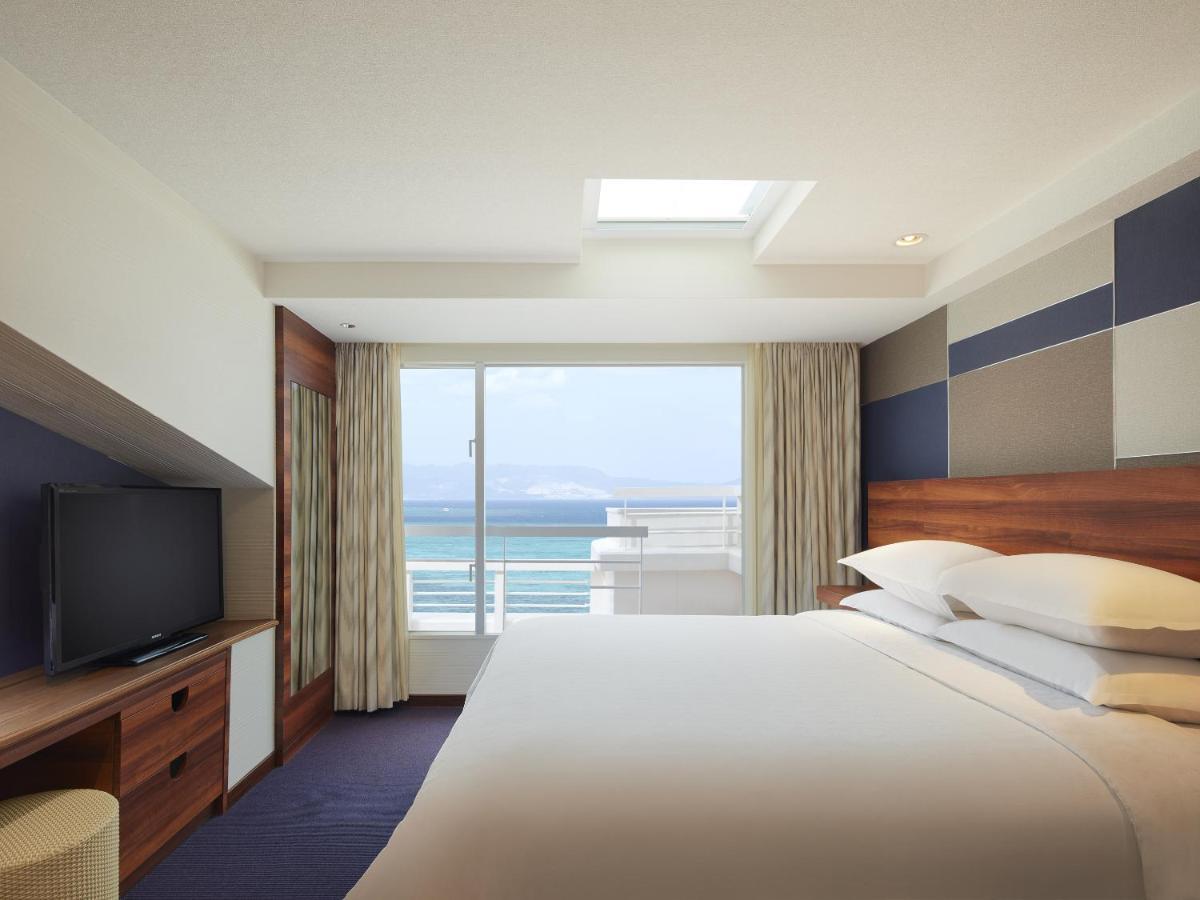 אונה Sheraton Okinawa Sunmarina Resort מראה חיצוני תמונה