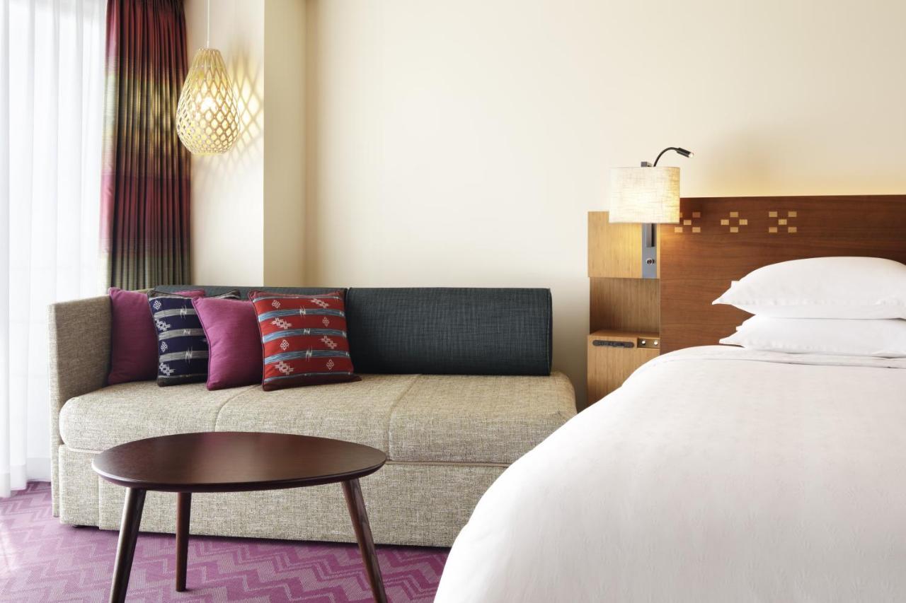 אונה Sheraton Okinawa Sunmarina Resort מראה חיצוני תמונה